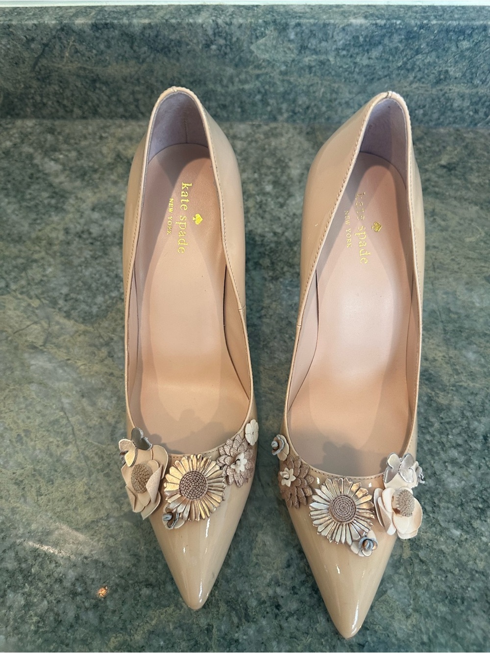 kate spade nude patent leather floral-appliqué pointed-toe pumps